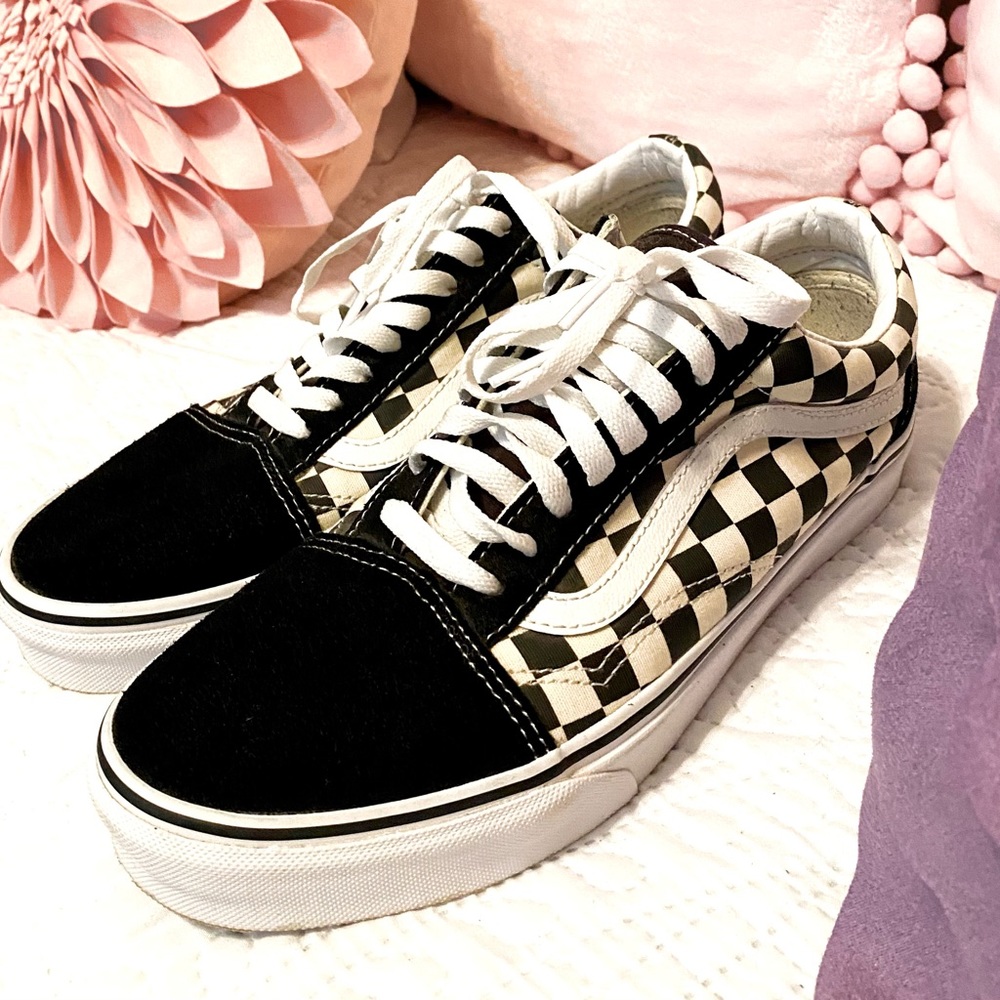 Men’s Vans, black & white, size 9